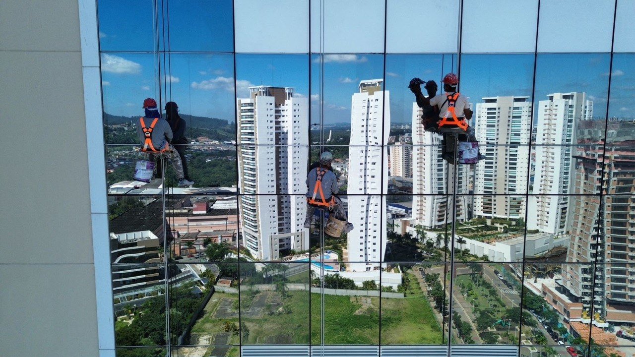 Limpeza e Lavagem de Fachadas